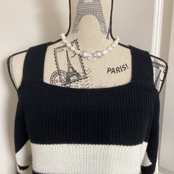 Hooked Up Women’s Black & White Stripes Cold Shoulder Knit Sweater Long Sleeves - Picture 3 of 5